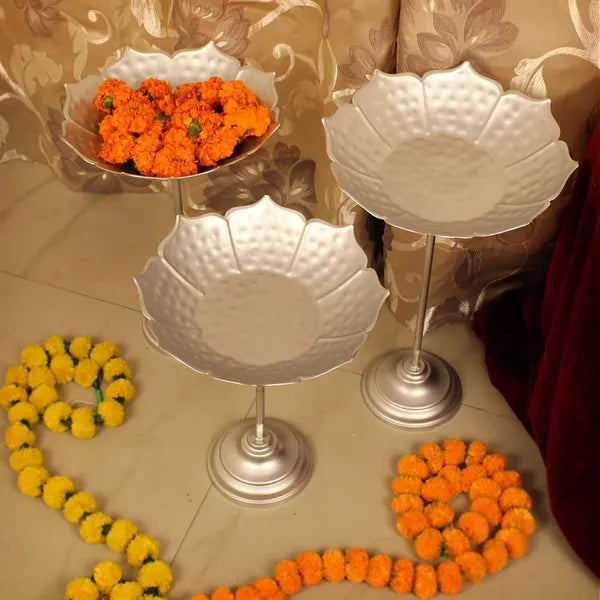 Green And Gold Silver Tone Decorative Flower Display Stands