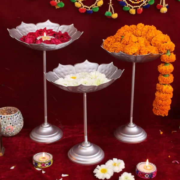 Green And Gold Silver Tone Decorative Flower Display Stands