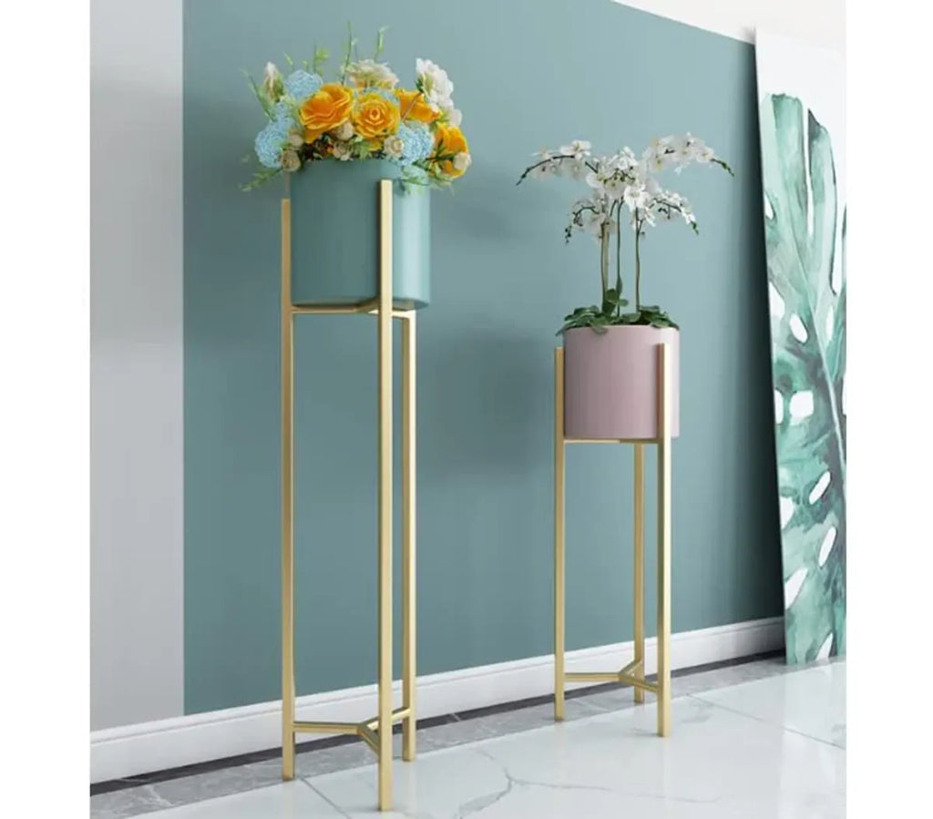Metal Plant Stand With Pot